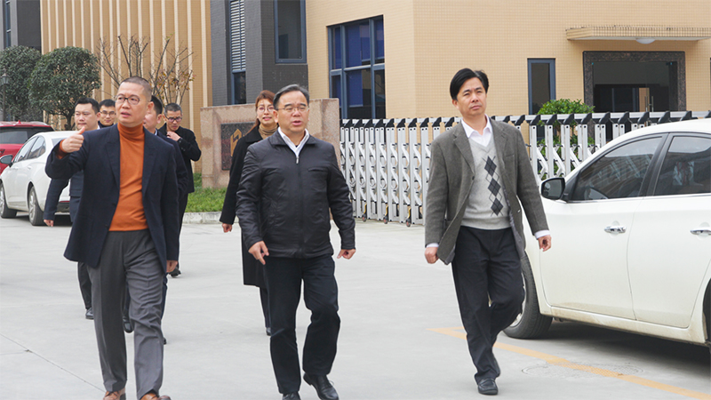 成都市政协副主席、双流区委书记韩轶、双流区委常委、常务副区长曾虎一行考察调浩朗科技城并指导工作